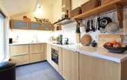 Kamar Tidur 5 Charming Holiday Home in Brouwershaven With Garden and BBQ