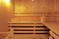Fasilitas Hiburan Quiet Chalet With Sauna in Königsleiten