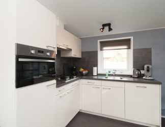 ห้องนอน 2 Modern Chalet With a Large Garden and Lots of Privacy, in Noordwijk