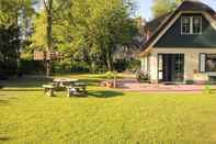 Ruang untuk Umum Beautiful Holiday Home in Heeten With Private Garden