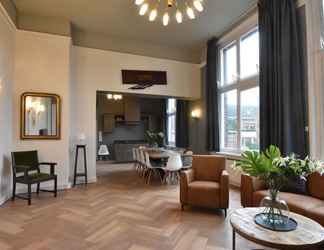 Lobby 2 Luxurious Holiday Home in Enkhuizen With Parking