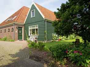 Bangunan 4 Inviting Holiday Home in Zuidoostbeemster near Center & Forest