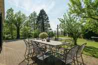 Common Space Inviting Holiday Home in Zuidoostbeemster near Center & Forest