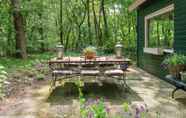 Ruang untuk Umum 6 Tranquil Holiday Home in Dalfsen With Fenced Garden