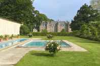 Swimming Pool Chateau de Janville