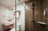 In-room Bathroom Ibis Harbin West Railway Station Wanda plaza hotel