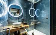 In-room Bathroom 3 ibis Styles Rouen Centre Rive Gauche
