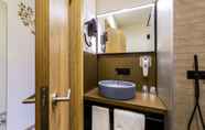 In-room Bathroom 4 ibis Styles Rouen Centre Rive Gauche