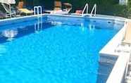 Swimming Pool 5 Eurotel 406