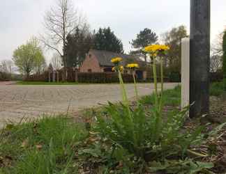 Exterior 2 Lovely Holiday Home in Valkenswaard near Forest