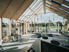 Lobby 4 Specially Designed Chalet With Dishwasher, Near the sea