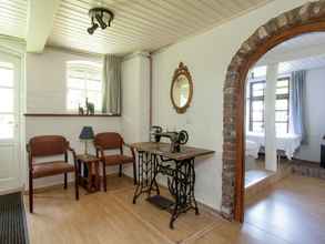 Lobi 4 Magnificent Farmhouse in Sint Joost With Private Pool