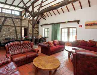 Lobi 2 Magnificent Farmhouse in Sint Joost With Private Pool