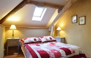 Bedroom 2 Castle Wing Situated in the Heart of a Quiet and Green Paradise