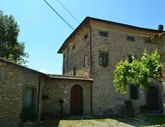 Bangunan 2 Historic Cottage in Fivizzano With Swimming Pool