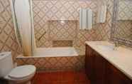 In-room Bathroom 6 Idyllic Farmhouse in Montemor-o-novo With Swimming Pool
