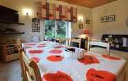 Restaurant 4 Boutique Holiday Home in Durbuy With Garden