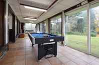 Entertainment Facility Spacious Holiday Home in Vielsalm near Baraque de Fraiture