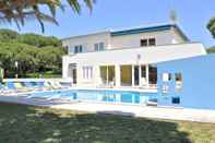 Swimming Pool Spacious Villa in Vilamoura With Barbecue