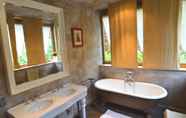 Toilet Kamar 7 Plush Mill in Vresse-sur-semois With Pool & Sauna