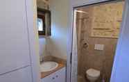 In-room Bathroom 2 Fascinating Apartment With Garden, Barbecue, Heating