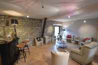 Bar, Cafe and Lounge Spacious Holiday Home in Vielsalm With Garden