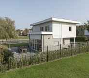 Exterior 4 Peaceful Holiday Home in Zeewolde With Sauna