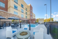 Swimming Pool Fairfield Inn & Suites by Marriott Charlotte Belmont