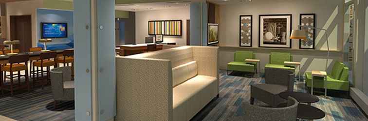 Lobby Holiday Inn Express & Suites Collingwood, an IHG Hotel