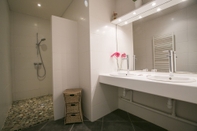 In-room Bathroom Hotel & Appartements Le Grand Large bord de mer