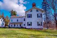 Exterior Gardner Farm Inn