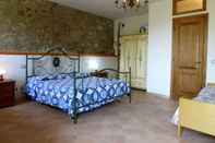 Kamar Tidur Charming Detached House in Lucca Province