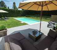 Swimming Pool 2 Charming Holiday Home Along the Meuse With Outdoor Swimming Pool