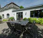 Common Space 3 Charming Holiday Home Along the Meuse With Outdoor Swimming Pool