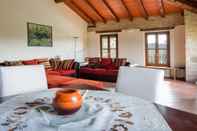 Bedroom Magnificent old Country House With Garden and Private Pool, With Wifi