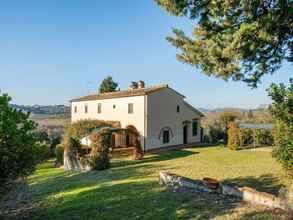 Exterior 4 Alluring Villa in Tuscany Hills With Barbecue