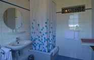 In-room Bathroom 6 Alluring Cottage in Waimes - Robertville With Sauna