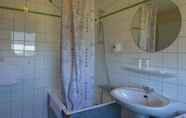 In-room Bathroom 4 Alluring Cottage in Waimes - Robertville With Sauna