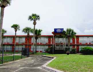 Exterior 2 InTown Suites Extended Stay Select Orlando Fl- Lee Rd