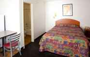 Phòng ngủ 6 InTown Suites Extended Stay Athens GA - University of Georgia