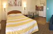 ห้องนอน 3 InTown Suites Extended Stay North Charleston SC - Ashley Phosphate