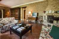 Ruang untuk Umum Luxurious Villa in Tabiano Castello With Swimming Pool