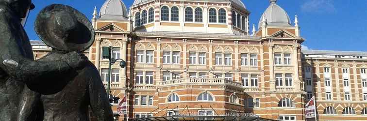 Bangunan Modern Apartment in The Hague With Balcony