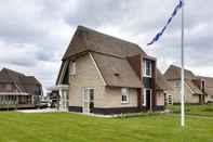 Bangunan Luxury Villa With a Sauna, at the Tjeukemeer