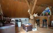 Bar, Kafe, dan Lounge 7 Attractive Holiday Home With a Wood Stove, Located on a Farm