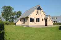 Exterior Serene Holiday Home in Gaasterlan-sleat With Garden