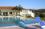 สระว่ายน้ำ 2 Country Mansion in Montemor-o-novo Alentejo With Shared Pool