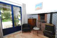 Lobby Inviting Holiday Home in Montemor-o-novo With Pool