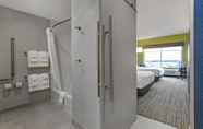 In-room Bathroom 5 Holiday Inn Express & Suites Port Elgin, an IHG Hotel