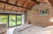 Kamar Tidur 3 Quaint Mansion in Stagno Lombardo With Garden